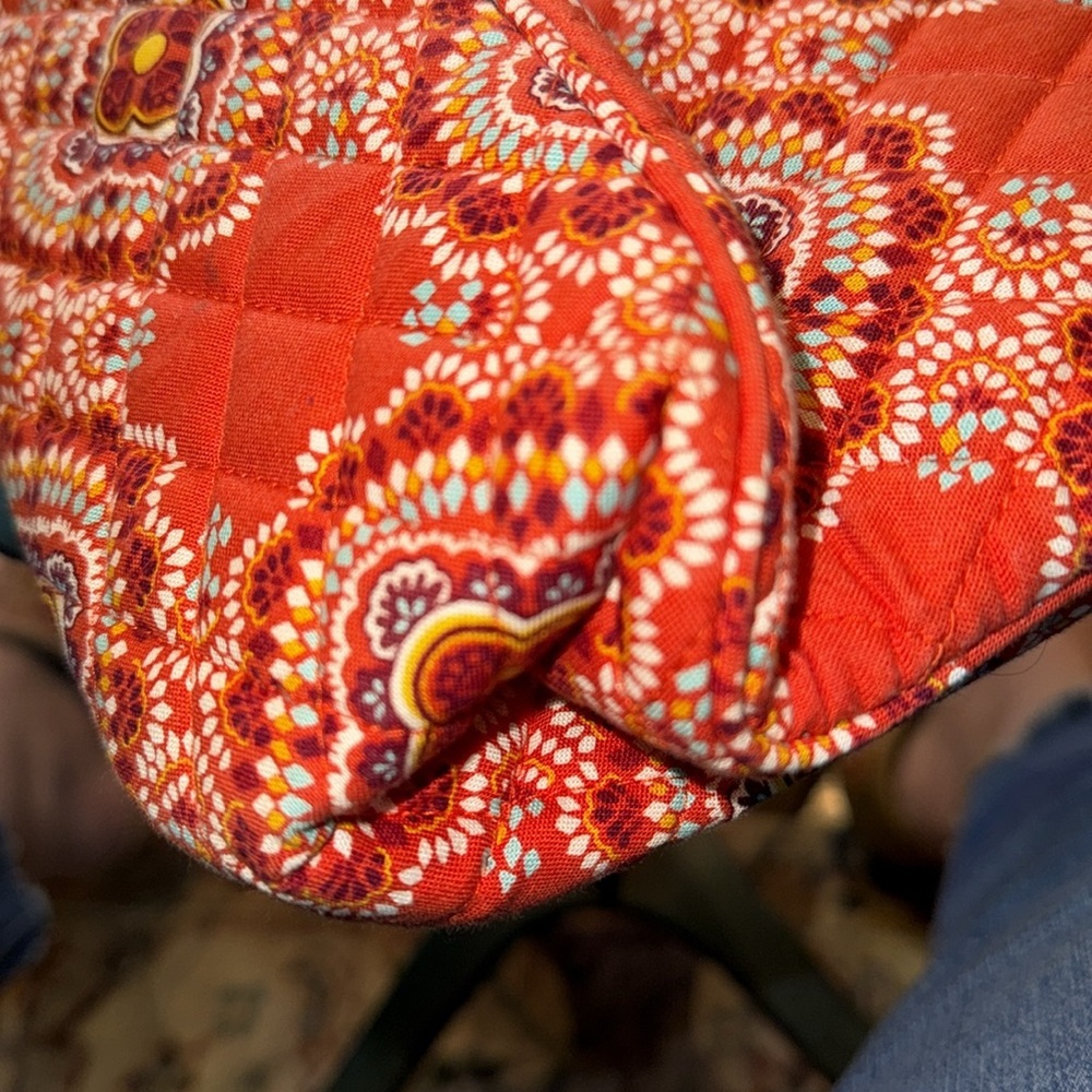 EUC Vintage Vera Bradley paprika medallion print large shoulder bag. - Picture 4 of 9
